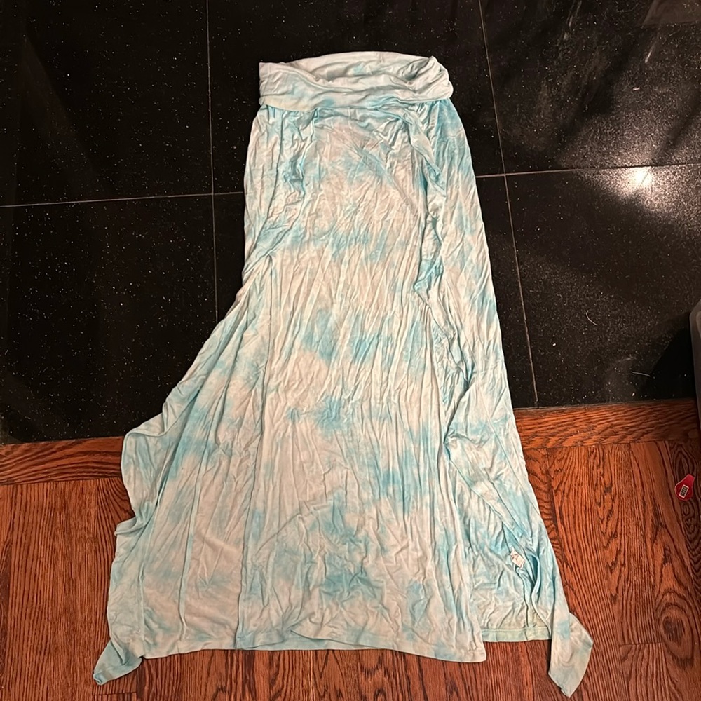 Blue tie dye rip curl ruffle double slit skirt size small